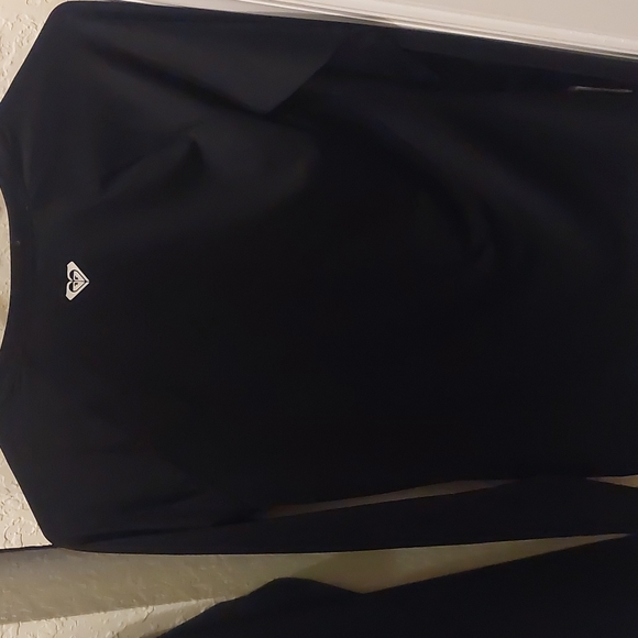 ROXY Essentials Long Sleeve Zip-Up UPF 50 Rashguard Blk/White Size L NWT NEW - Picture 8 of 10